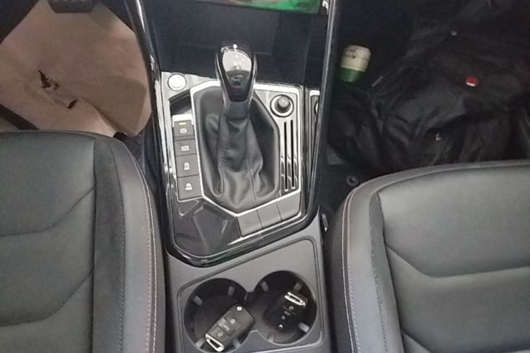 Used Volkswagen Tayron 2020 280TSI Two-Wheel Drive Luxury Connect Edition Gear Lever