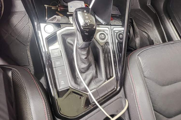 Used Volkswagen Tayron 2020 330TSI Two-Wheel Drive Luxury Smart Connectivity Version Gear Lever