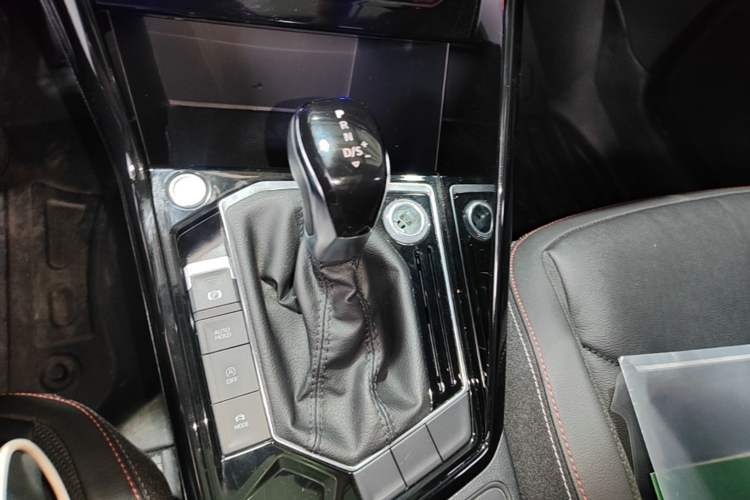 Used Volkswagen Tayron 2020 330TSI Two-Wheel Drive Luxury Smart Connectivity Version Gear Lever