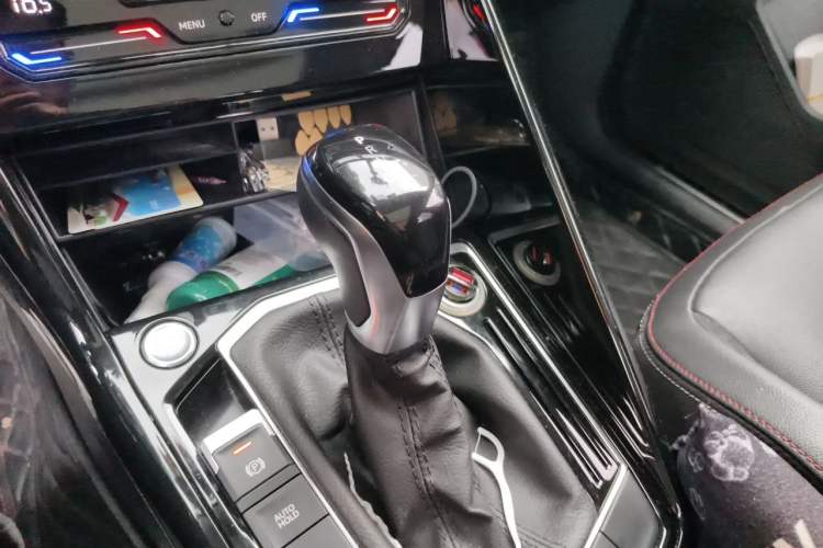 Used Volkswagen Tayron 2020 280TSI Two-Wheel Drive Luxury Connect Edition Gear Lever