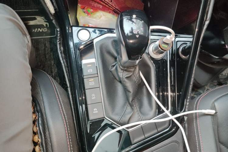 Used Volkswagen Tayron 2020 280TSI Two-Wheel Drive Luxury Connect Edition Gear Lever