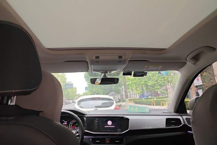Used Volkswagen Tayron 2020 330TSI Two-Wheel Drive Luxury Smart Connectivity Version Headliner