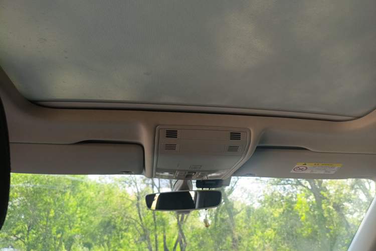 Used Volkswagen Tayron 2020 330TSI Two-Wheel Drive Luxury Smart Connectivity Version Headliner