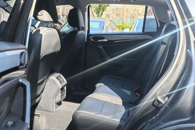 Used Volkswagen Tayron 2020 280TSI Two-Wheel Drive Luxury Connect Edition Interior 3
