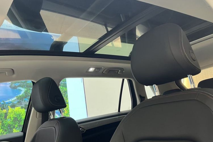 Used Volkswagen Tayron 2020 330TSI Two-Wheel Drive Luxury Smart Connectivity Version Interior 4