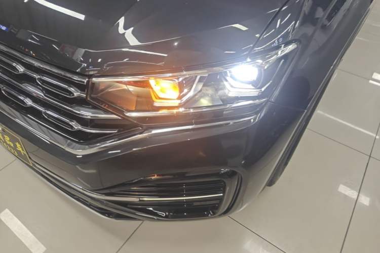 Used Volkswagen Tayron 2020 380TSI All-Wheel Drive R-Line Connected Version Left Front Headlight