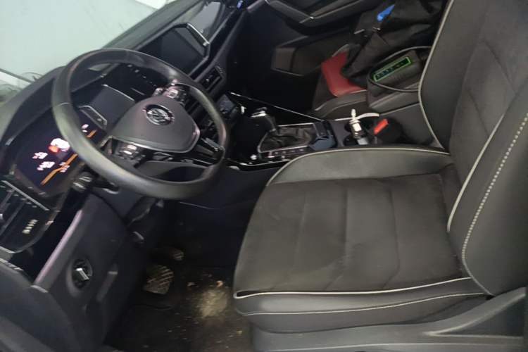 Used Volkswagen Tayron 2020 330TSI Two-Wheel Drive Luxury Connected Pro Edition Left Front Seat