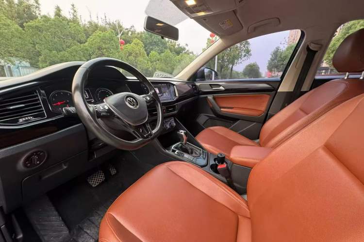 Used Volkswagen Tayron 2020 280TSI Two-Wheel Drive Comfort Connect Edition Left Front Seat