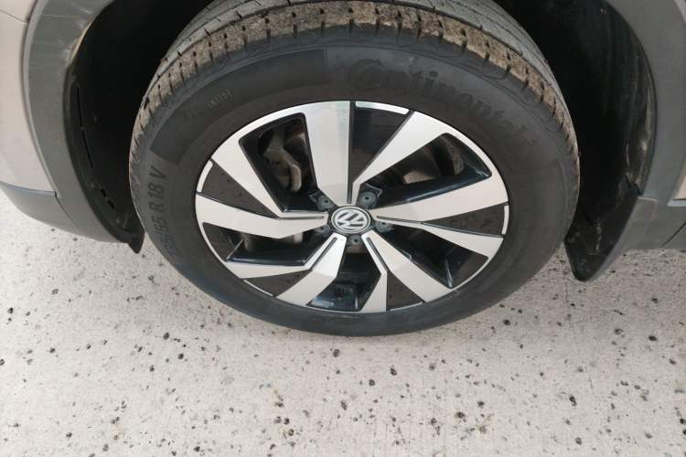 Used Volkswagen Tayron 2020 330TSI Two-Wheel Drive Luxury Smart Connectivity Version Left Front Wheel Hub