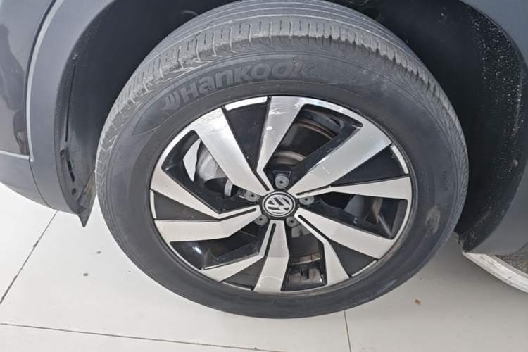 Used Volkswagen Tayron 2020 330TSI Two-Wheel Drive Luxury Smart Connectivity Version Left Front Wheel Hub