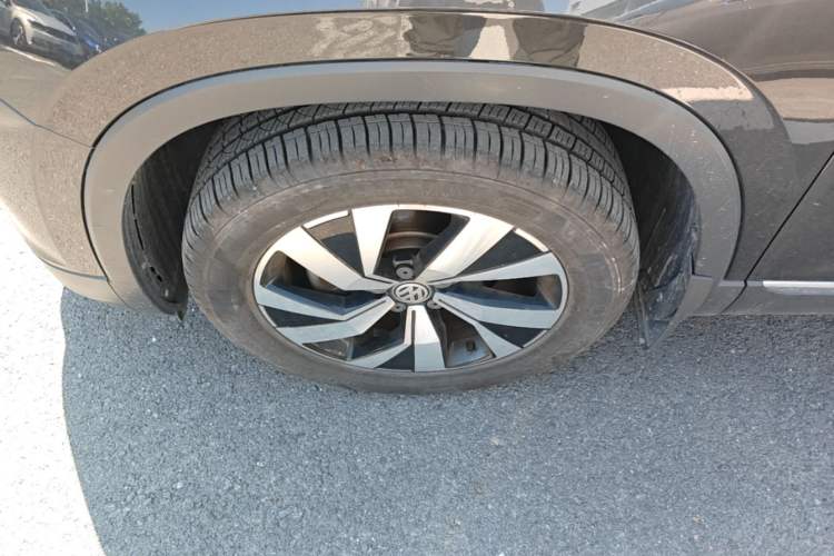 Used Volkswagen Tayron 2020 330TSI Two-Wheel Drive Luxury Smart Connectivity Version Left Front Wheel Hub