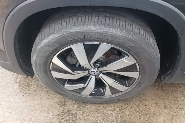 Used Volkswagen Tayron 2020 330TSI Two-Wheel Drive Luxury Smart Connectivity Version Left Front Wheel Hub