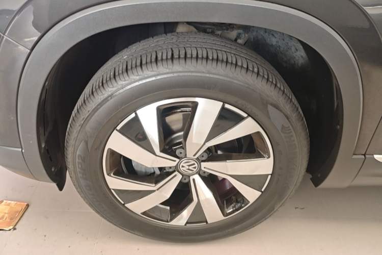 Used Volkswagen Tayron 2020 330TSI Two-Wheel Drive Luxury Smart Connectivity Version Left Front Wheel Hub