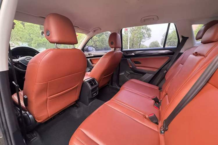 Used Volkswagen Tayron 2020 280TSI Two-Wheel Drive Comfort Connect Edition Left Rear Seat