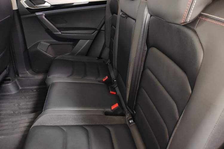Used Volkswagen Tayron 2020 330TSI Two-Wheel Drive Luxury Smart Connectivity Version Left Rear Seat