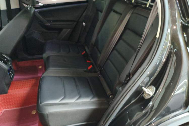Used Volkswagen Tayron 2020 280TSI Two-Wheel Drive Luxury Connect Edition Left Rear Seat