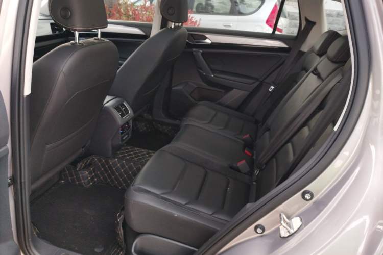 Used Volkswagen Tayron 2020 330TSI Two-Wheel Drive Luxury Smart Connectivity Version Left Rear Seat