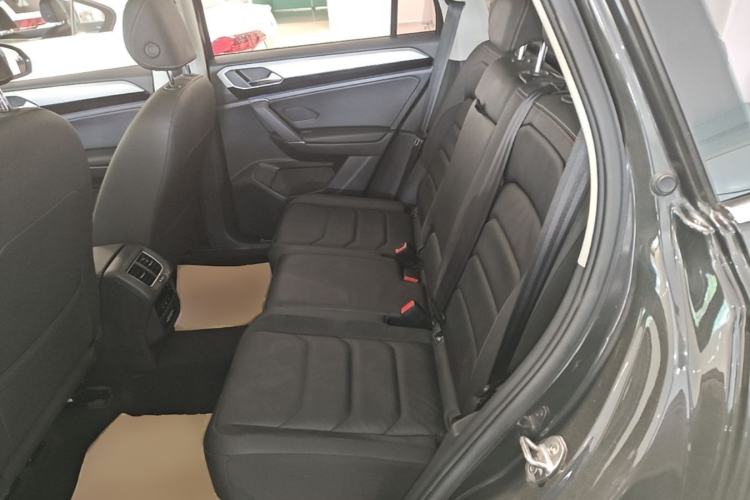 Used Volkswagen Tayron 2020 330TSI Two-Wheel Drive Luxury Smart Connectivity Version Left Rear Seat
