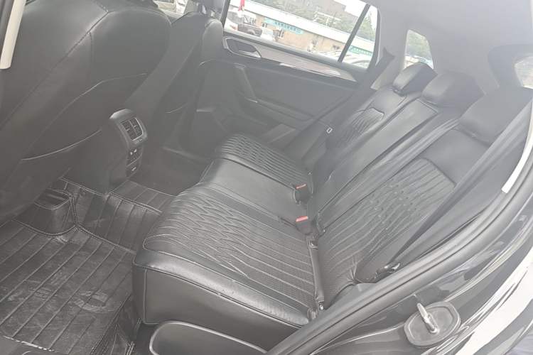 Used Volkswagen Tayron 2020 280TSI Two-Wheel Drive Luxury Connect Edition Left Rear Seat
