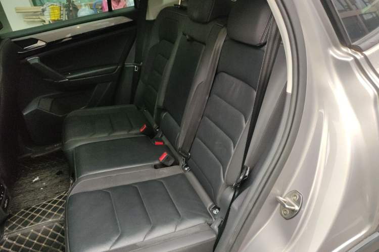 Used Volkswagen Tayron 2020 280TSI Two-Wheel Drive Luxury Connect Edition Left Rear Seat