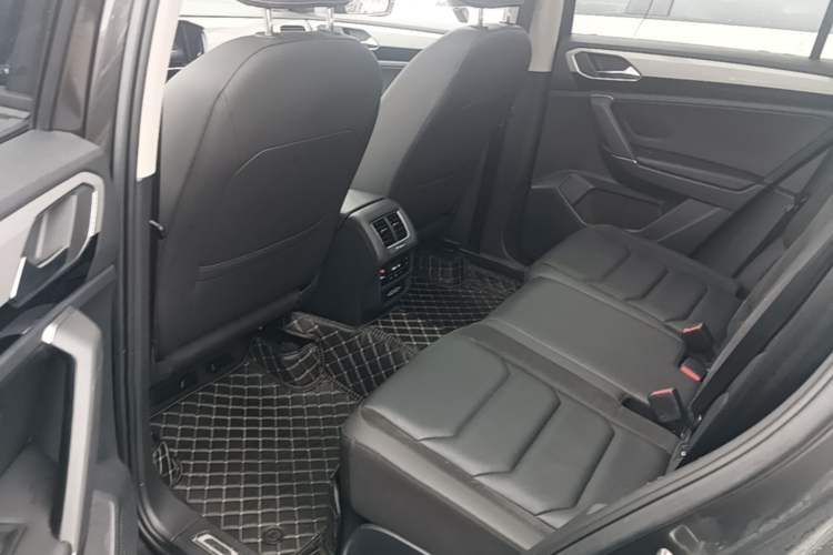 Used Volkswagen Tayron 2020 330TSI Two-Wheel Drive Luxury Smart Connectivity Version Left Rear Seat