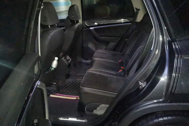 Used Volkswagen Tayron 2020 330TSI Two-Wheel Drive Luxury Connected Pro Edition Left Rear Seat
