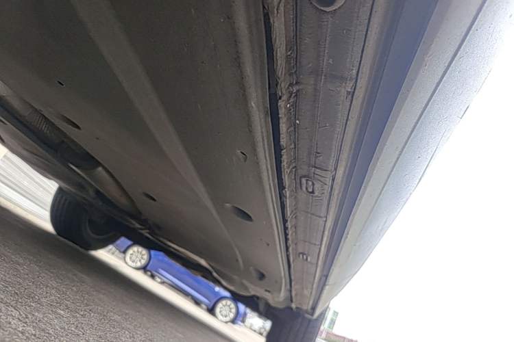Used Volkswagen Tayron 2020 330TSI Two-Wheel Drive Luxury Smart Connectivity Version Left Side Sill