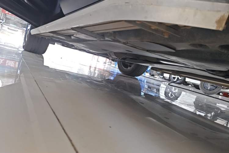 Used Volkswagen Tayron 2020 330TSI Two-Wheel Drive Luxury Smart Connectivity Version Left Side Sill