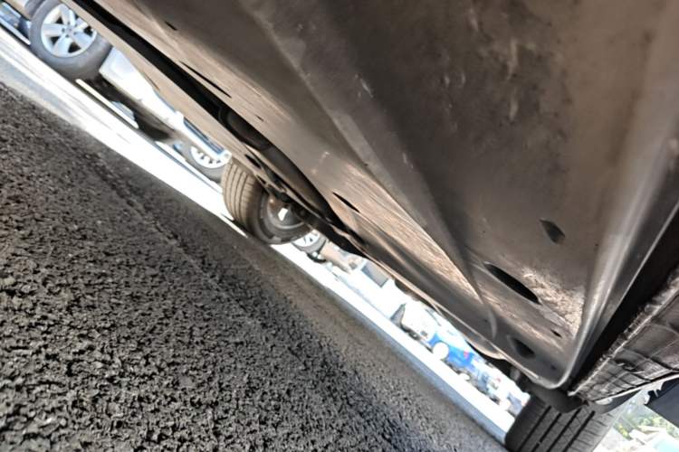 Used Volkswagen Tayron 2020 330TSI Two-Wheel Drive Luxury Smart Connectivity Version Left Side Sill