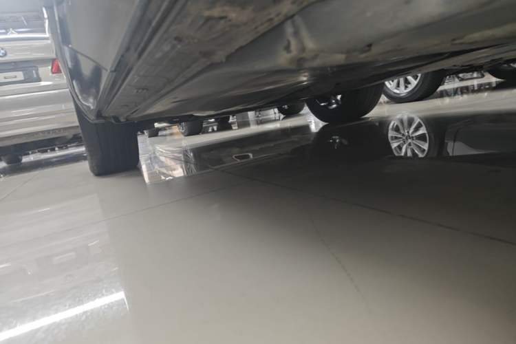 Used Volkswagen Tayron 2020 380TSI All-Wheel Drive R-Line Connected Version Left Side Sill
