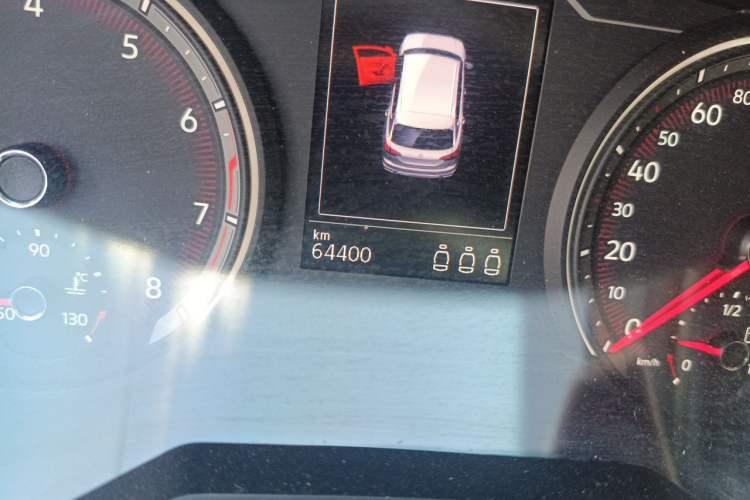 Used Volkswagen Tayron 2020 330TSI Two-Wheel Drive Luxury Smart Connectivity Version Odometer Close Up