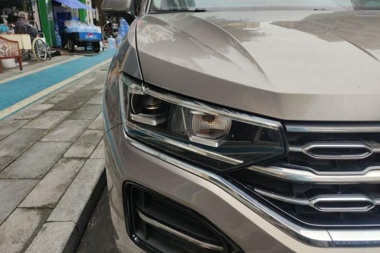 Used Volkswagen Tayron 2020 280TSI Two-Wheel Drive Luxury Connect Edition Right Front Headlight