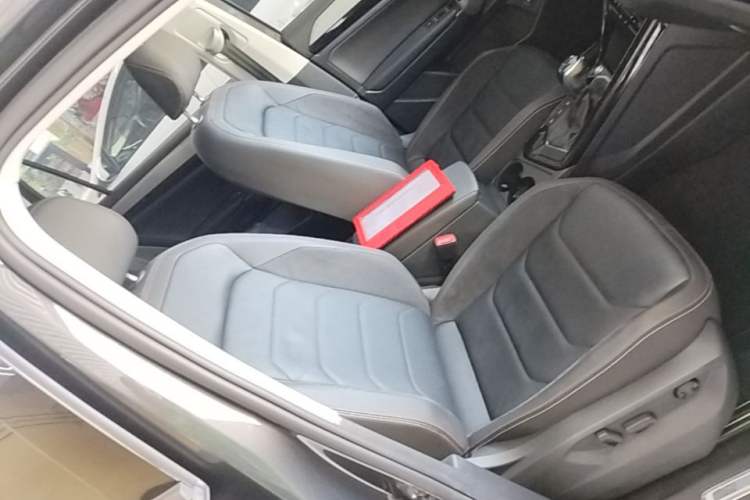 Used Volkswagen Tayron 2020 280TSI Two-Wheel Drive Luxury Connect Edition Right Front Seat