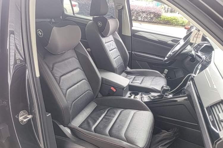 Used Volkswagen Tayron 2020 330TSI Two-Wheel Drive Luxury Smart Connectivity Version Right Front Seat