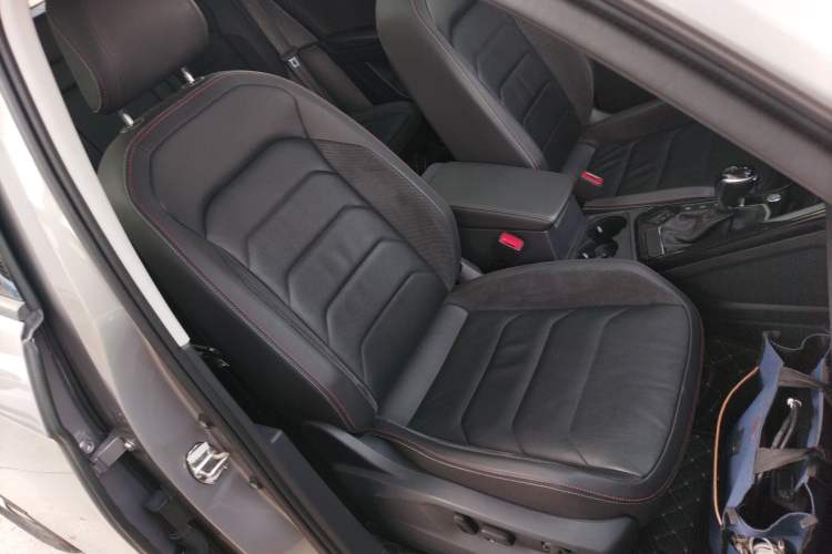 Used Volkswagen Tayron 2020 330TSI Two-Wheel Drive Luxury Smart Connectivity Version Right Front Seat