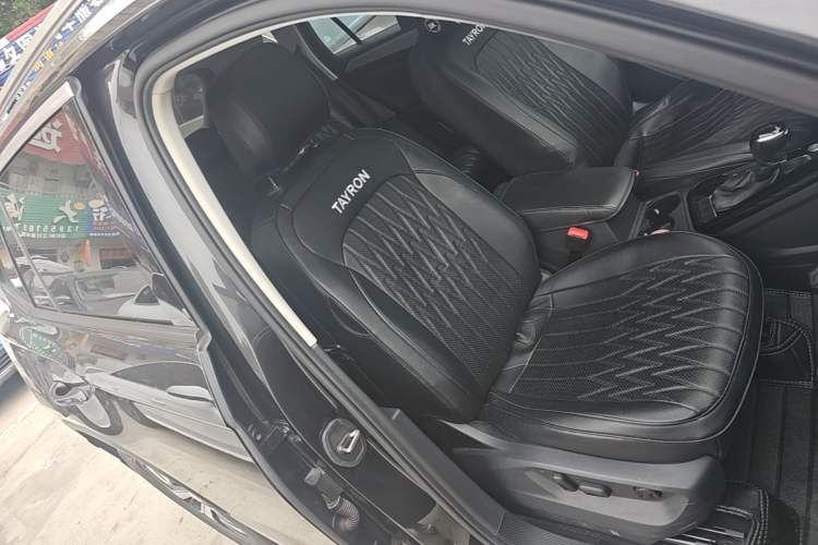 Used Volkswagen Tayron 2020 280TSI Two-Wheel Drive Luxury Connect Edition Right Front Seat