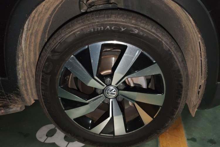 Used Volkswagen Tayron 2020 330TSI Two-Wheel Drive Luxury Smart Connectivity Version Right Front Wheel Hub