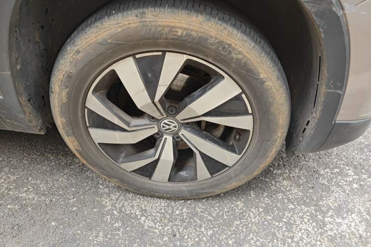 Used Volkswagen Tayron 2020 330TSI Two-Wheel Drive Luxury Smart Connectivity Version Right Front Wheel Hub