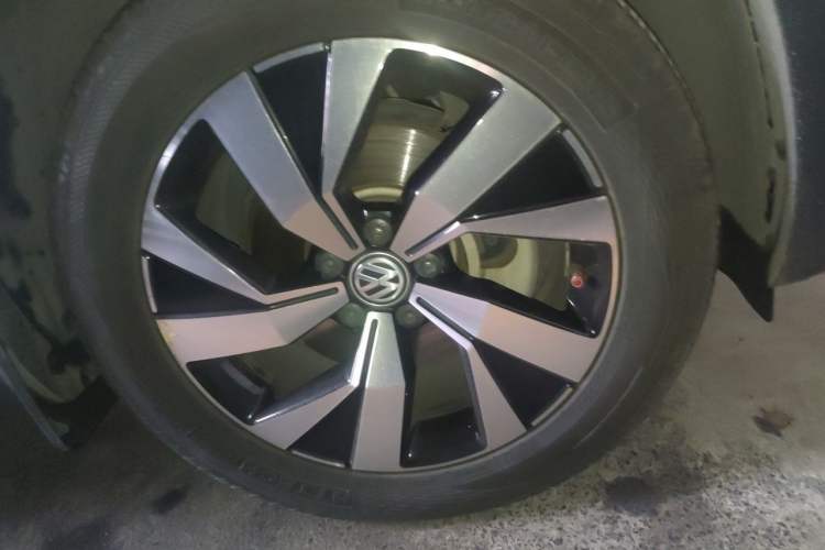 Used Volkswagen Tayron 2020 330TSI Two-Wheel Drive Luxury Smart Connectivity Version Right Front Wheel Hub