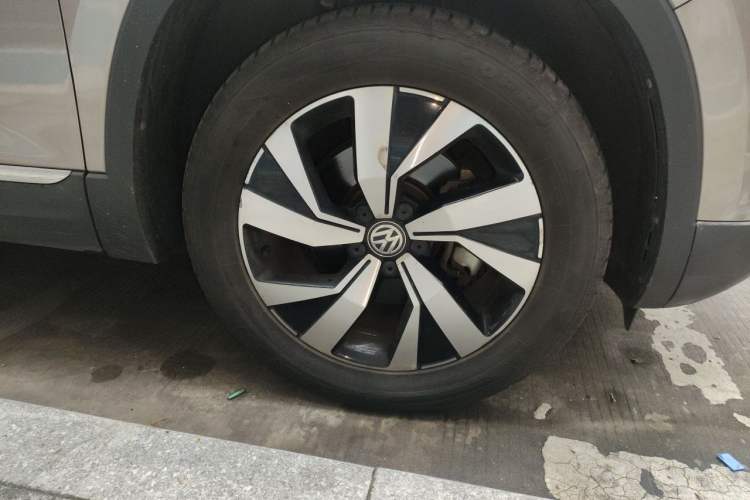 Used Volkswagen Tayron 2020 280TSI Two-Wheel Drive Luxury Connect Edition Right Front Wheel Hub