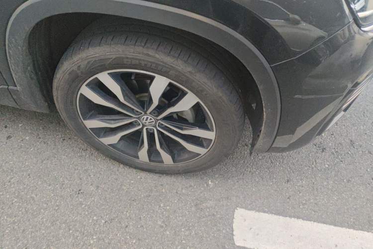 Used Volkswagen Tayron 2020 380TSI All-Wheel Drive R-Line Connected Version Right Front Wheel Hub