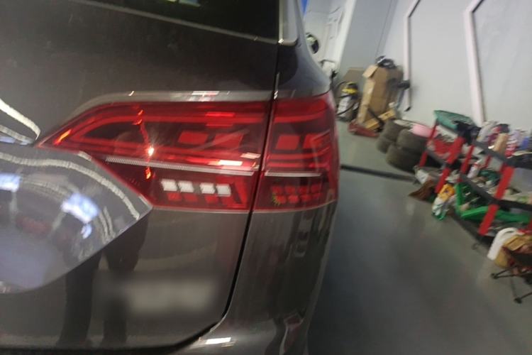 Used Volkswagen Tayron 2020 330TSI Two-Wheel Drive Luxury Connected Pro Edition Right Rear Taillight
