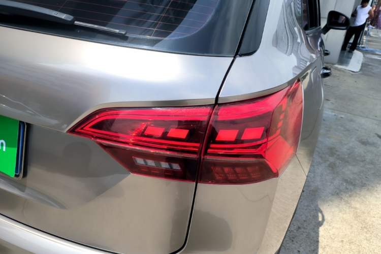 Used Volkswagen Tayron 2020 330TSI Two-Wheel Drive Luxury Smart Connectivity Version Right Rear Taillight
