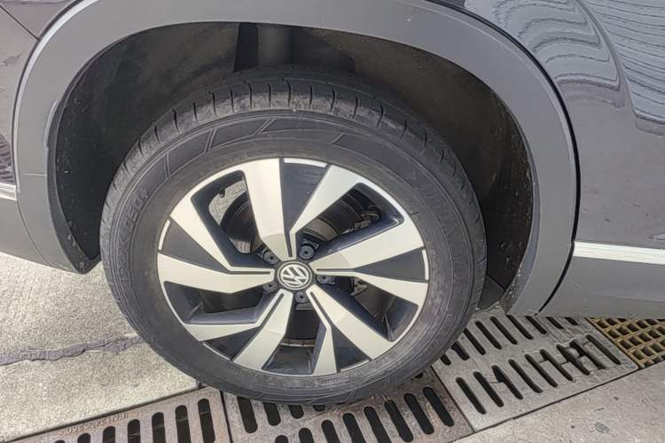 Used Volkswagen Tayron 2020 330TSI Two-Wheel Drive Luxury Smart Connectivity Version Right Rear Wheel Hub