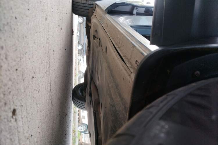 Used Volkswagen Tayron 2020 330TSI Two-Wheel Drive Luxury Smart Connectivity Version Right Side Sill