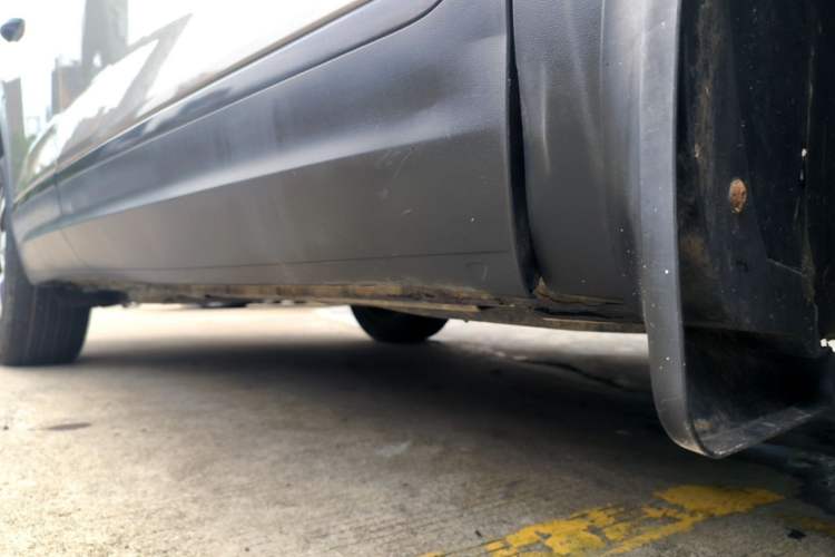 Used Volkswagen Tayron 2020 330TSI Two-Wheel Drive Luxury Smart Connectivity Version Right Side Sill
