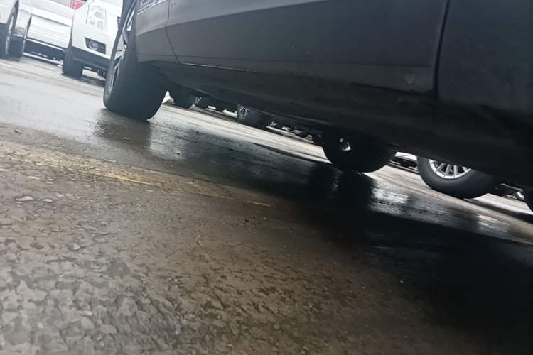Used Volkswagen Tayron 2020 330TSI Two-Wheel Drive Luxury Smart Connectivity Version Right Side Sill