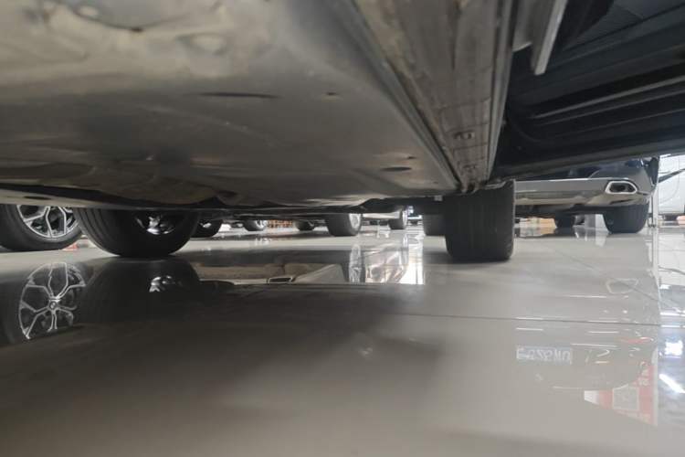 Used Volkswagen Tayron 2020 380TSI All-Wheel Drive R-Line Connected Version Right Side Sill