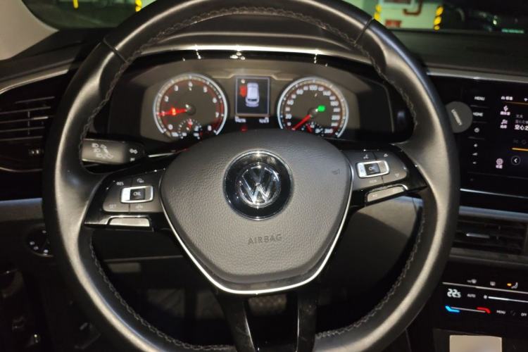 Used Volkswagen Tayron 2020 330TSI Two-Wheel Drive Luxury Smart Connectivity Version Steering Wheel