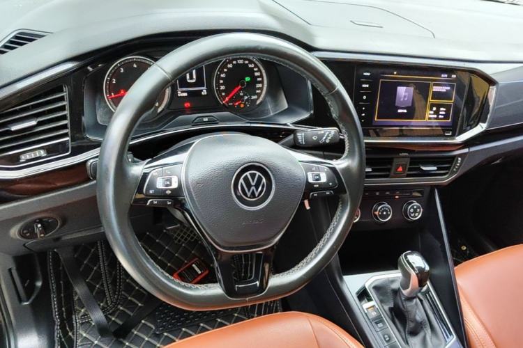 Used Volkswagen Tayron 2020 280TSI Two-Wheel Drive Comfort Connect Edition Steering Wheel
